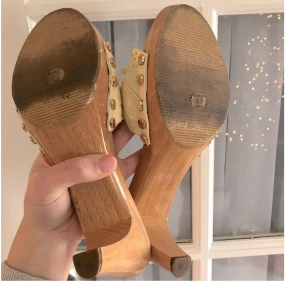 CELINE Ivory/Cream Wooden Heels with Bow - Picture 5 of 7